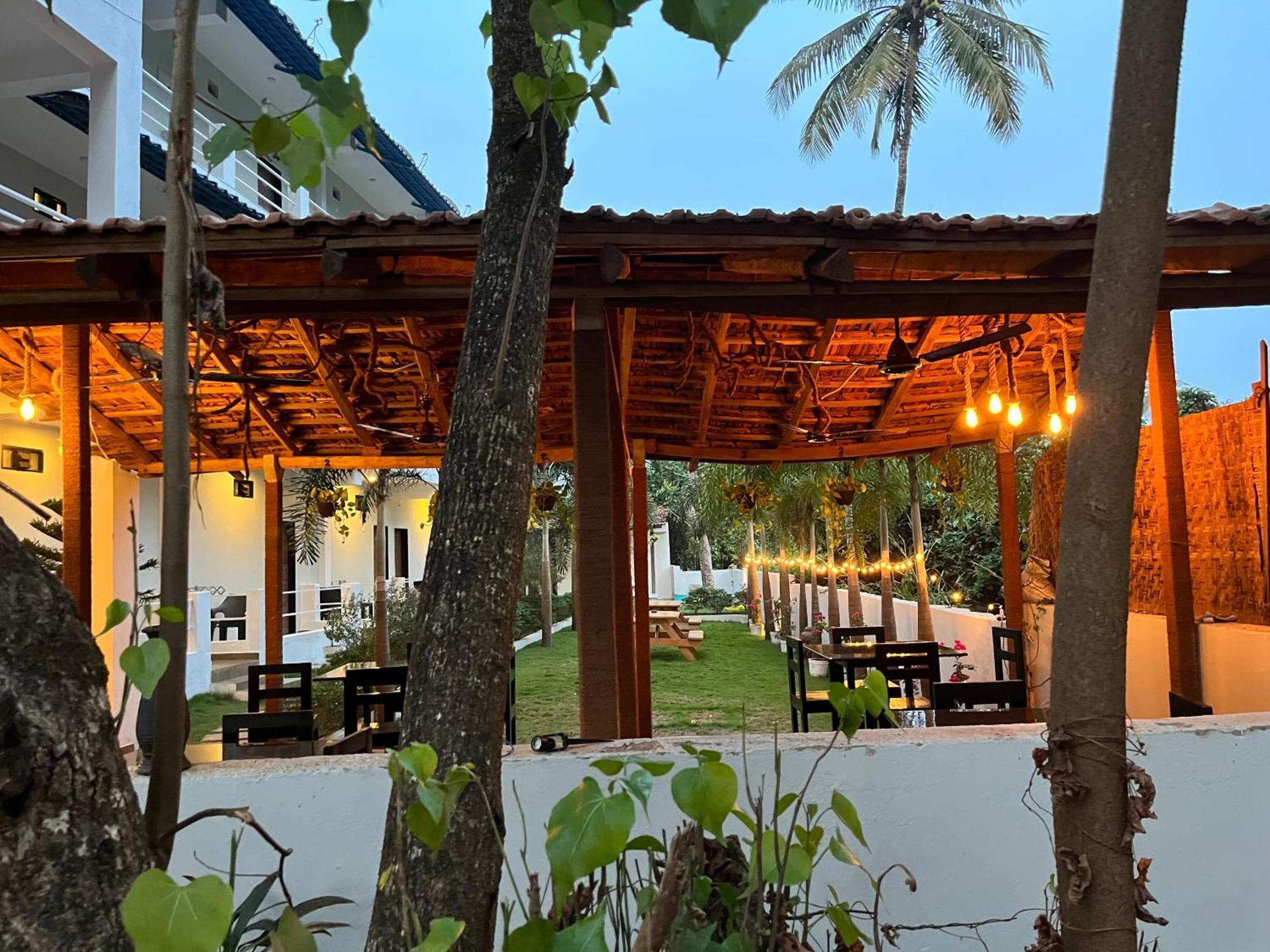 Fourteen Pods By The Sea Hotell Morjim Eksteriør bilde